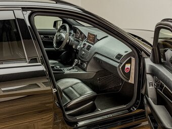 Mercedes-Benz C trieda Kombi 63 AMG Performance - 11