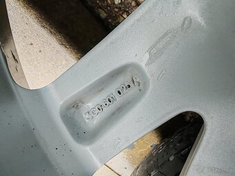 VW Aragon 5x112 R16 215/60 disky - 11