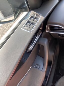 Jaguar F Pace - 11
