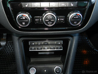 VW Sharan 2.0 TDI Highline 4MOTION 7miest Panorama Webasto - 11