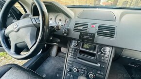 Volvo XC90 Momentum A/T - 11