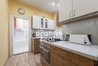 Priestranný tehlový staromestský byt na Czambelovej ulici so - 11