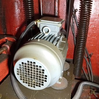 Suradnicova vrtacka , vyvrtavacka - 11