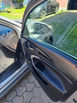 Predám opel Insignia Tour  1,8 103kw benzín  opc rv2010 - 11