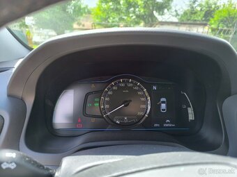 Hyundai IONIQ hybrid - 11