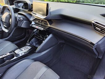 Peugeot 2008 GT 130 ,8 rychlostní automat,23 TKM - 11