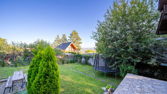 Pozemok s rekreačnou chatou a krásnym výhľadom v lukratívnej - 11