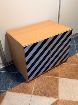 4 skrinky a stôl - 11