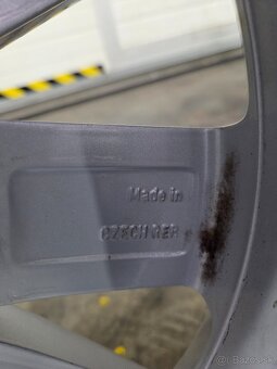 Hlinikove disky, elektrony R15 - 11