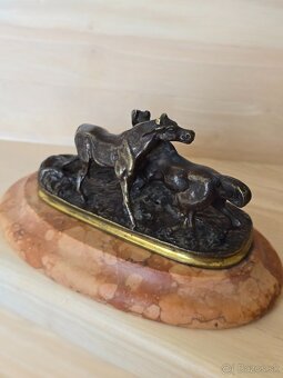 Bronzová socha kone - 11