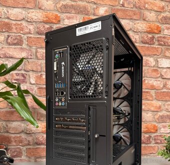 Ryzen 7 3800XT \16GB\RTX 2080Ti\SSD\850W Zdroj - 11