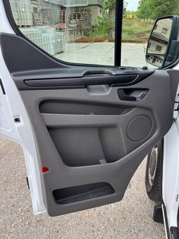 Ford Transit Custom L1H1 2,0TDCi 130koní - 11