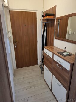 len u nás v ponuke rekonštruovaný 1.izb.byt v Holíči - 11