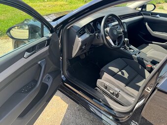 Volkswagen Passat Variant 2.0 TDI EVO Elegance DSG 2022 - 11