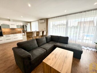 REZERVOVANÝ/ 4 - IZB. NOVOSTAVBA , POZEMOK 732m2, DOJČ - 11