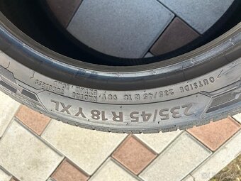 Letné pneumatiky Barum Bravuris  235/45/R18 DOT 1722 - 11