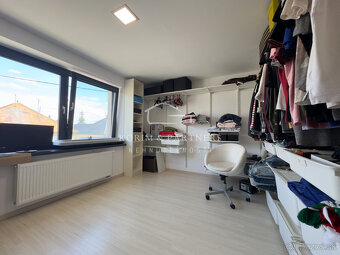 REZERVOVANÉ - Originálny rodinný dom na Leteckom poli,  Komá - 11