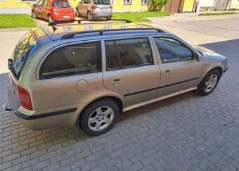 Škoda Octavia 1,9 TDI PD Elegance 4x4 Combi nafta manuál - 11