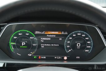 Audi e-tron 5.5 55 Advance, 4x4 - 11