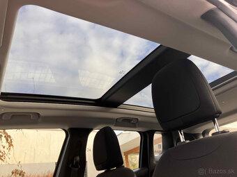 Jeep Renegade 1.4 Limited automat Panoramaticka strecha - 11