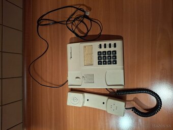 Telefón - 11