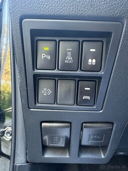 TOYOTA HILUX - 11