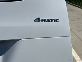Mercedes-Benz V trieda V300d AMG line 4Mat - 11