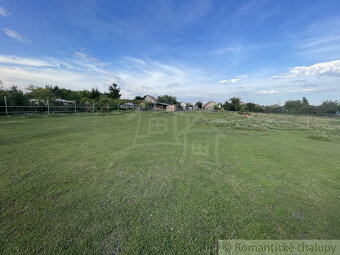 Domček s veľkolepým pozemkom neďaleko Nových Zámkov, o obc - 11