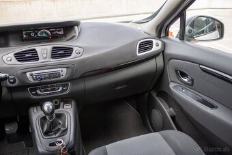 Renault Mégane Scénic - 11