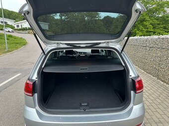 Volkswagen Golf VII Variant 2.0TDI DSG - 11