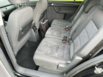 Predám VW Touran 1.4 TSI, r.v. 2011 - 11