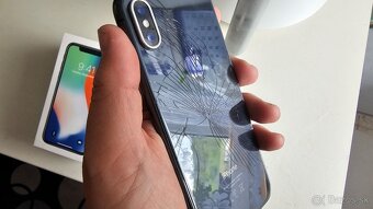 Apple iPhone X 256GB - puknutý zadok, nová batéria - 11