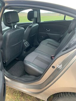 Renault Fluence 1.5 dci - 11