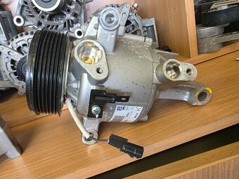 KLIMAKOMPRESOR / ALTERNATOR / STARTER 1,5 DCI K9K - 11
