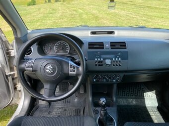 SUZUKI SWIFT 1.3, BENZÍN - 11