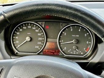 Predám BMW 1 e87 2.0i 90kw 2010 FaceLift - 11