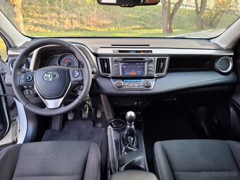 Toyota RAV4  2.0 benzin 4x4 - 11