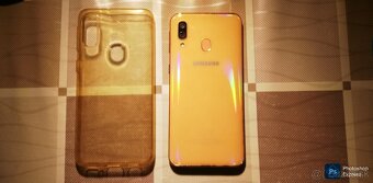Samsung Galaxy A40 - 4/64/Android 11 - 11