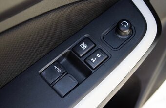 Suzuki Swift 1.2 DualJet 66kw - 11