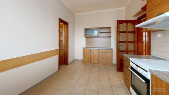 Rodinný dom s dvoma bytovými jednotkami a záhradou v obľúben - 11