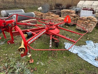 Hrabačka Pöttinger Schwadkreisel 272 U - 11