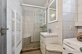 Na Predaj príjemný 4izb.byt,terasa,gar.státie v cene - 11