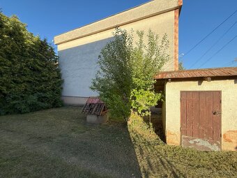 Rodinný dom s veľkým pozemkom - Veľké Ludince - 11