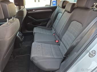 Volkswagen Passat 1.5 TSi 110kw DSG 2019 LED DPH - 11