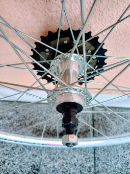 Kolesa -cestný bicykel - 11