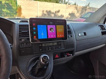 Volkswagen Caravelle - 11