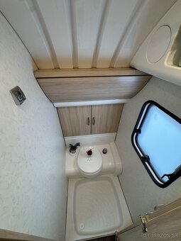 Hobby 560 KMFe De Luxe Edition Markíza, Klíma, Solar, Mover - 11