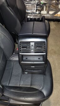 Mercedes GLE sedacky - 11
