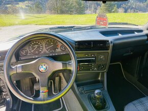 BMW E30 318is Coupe - 11