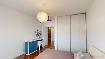 Jedinečný trojizbový byt s dvoma balkónmi v centre Malaciek- - 11